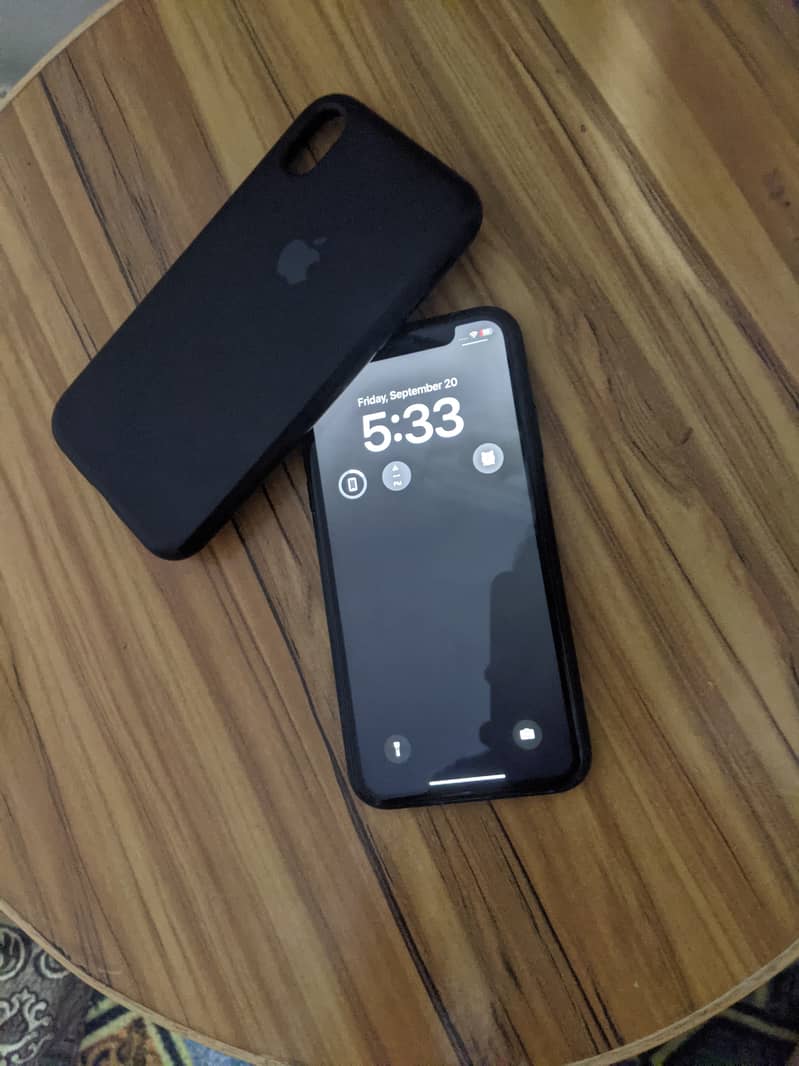 iPhone XR La model 4