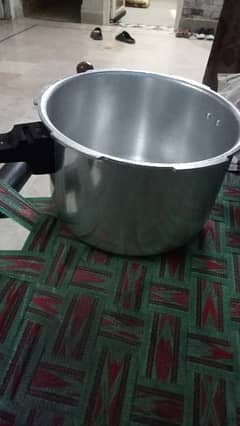 pressure cooker for sale