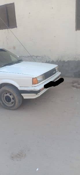 Nissan Sunny 1989 3