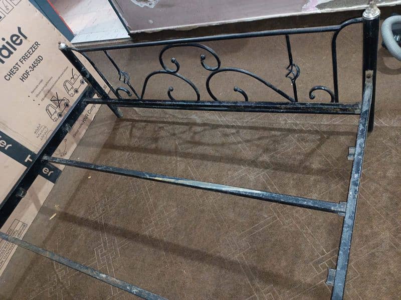 IRON bed 4