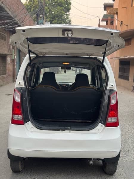 Suzuki Wagon R 2018 9