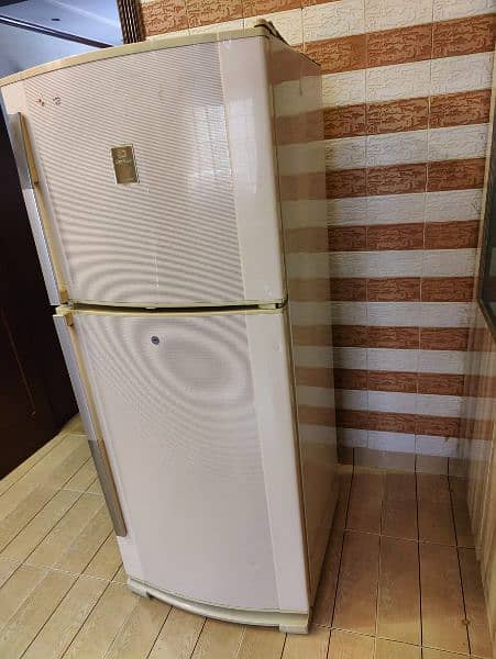 Dowllance Fridge Medium size for sale very good cooling 2