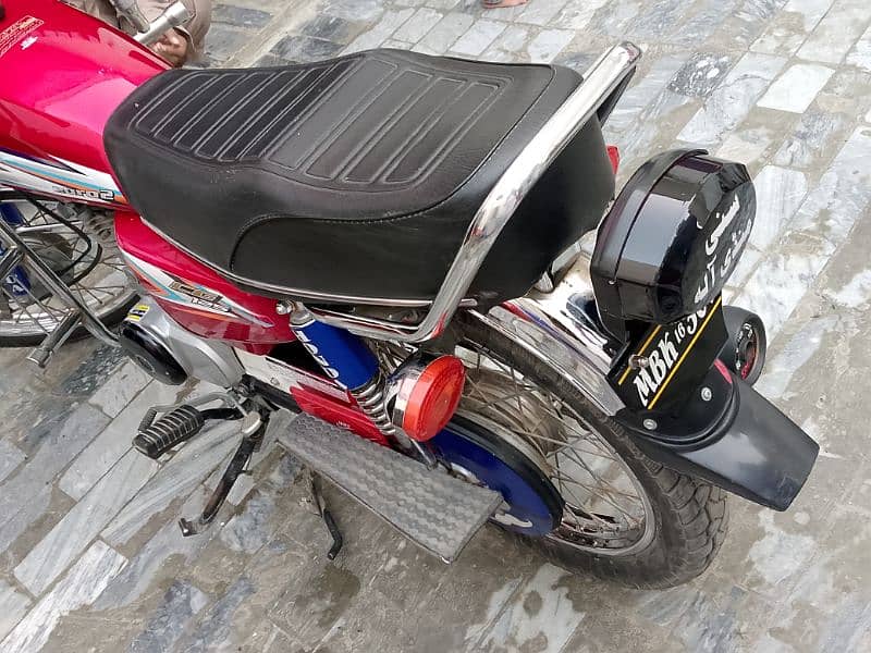 Honda 125 2016 New Condition main 6