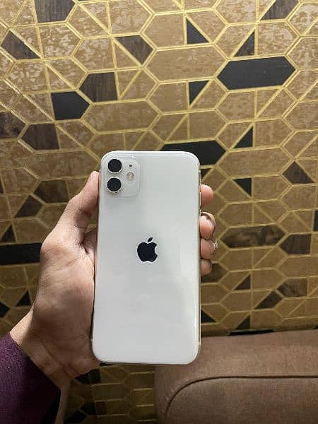 iphone 11 just like brand new 1