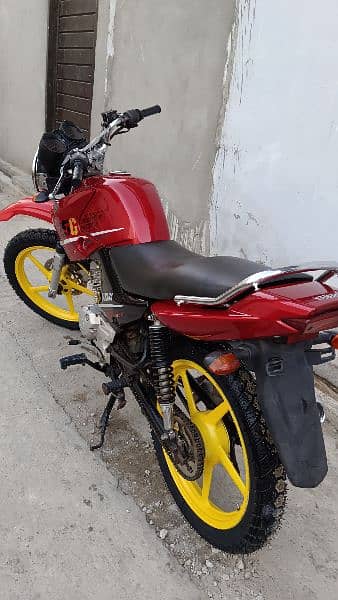 ybr 125g.  2016 modlle 2020 upgrade 9