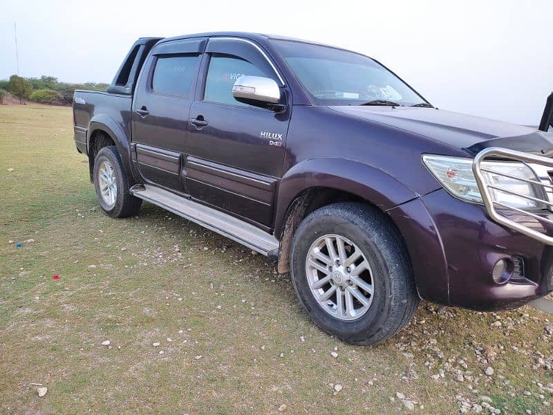 Toyota Hilux 2013 9