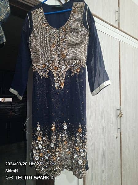 dress in excellent condition 3000 0