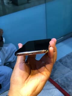 I phone xs max pta aproved 256GB