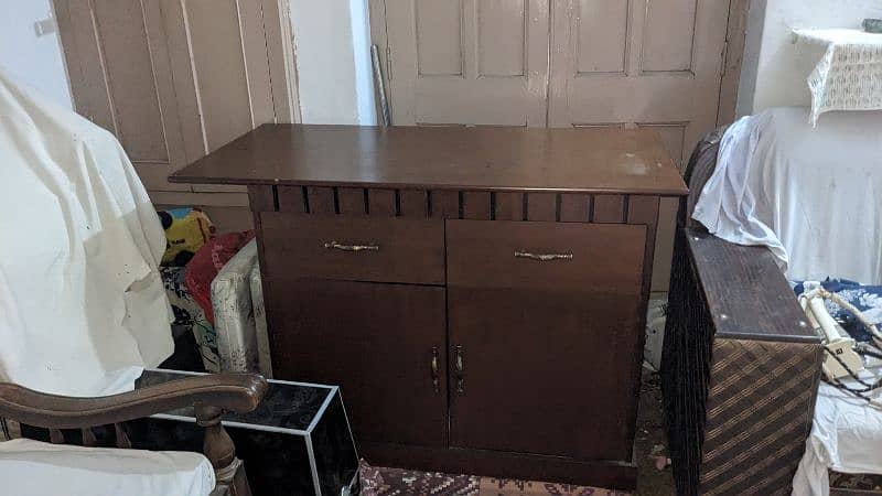 complete furniture in best condition 2