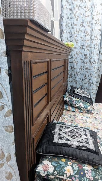 complete furniture in best condition 6