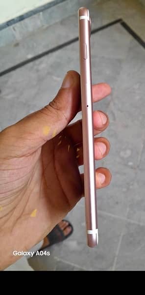 iPhone 7plus pta aproved 128gb only call 03218368146 argent sall 2