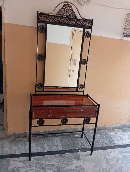 Dressing Table 0