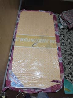 single bed matres 3month use good codition urgentsale