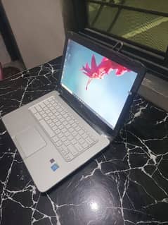 I'm selling new HP laptop with 10/10 condition 0