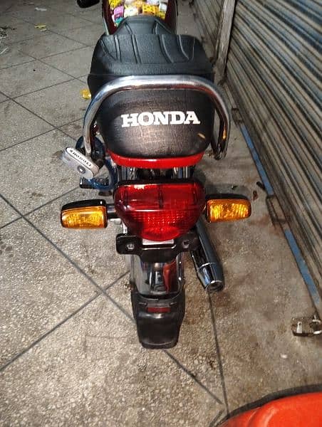 Honda CD70 5