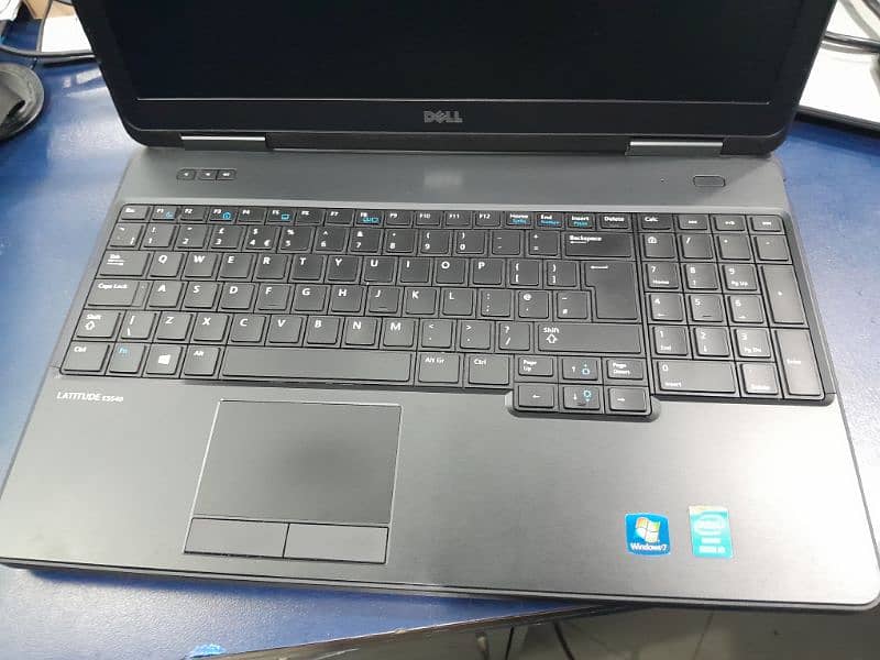 Dell Latitude e5540 laptop Core i3, 4th Gen 8 gb Ram, 500 gb 4