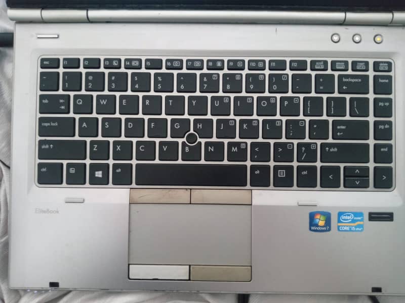 HP Elite Book 8470p 4 GB Ram 250 HDD 4