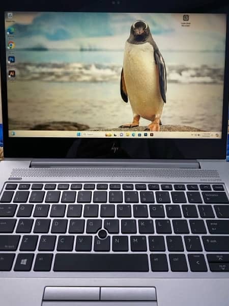 HP elitebook new logo AMD Ryzen 5 pro 2500U Touchscreen 1