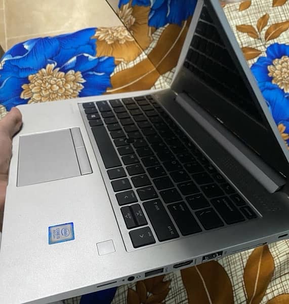 HP elitebook new logo AMD Ryzen 5 pro 2500U Touchscreen 10