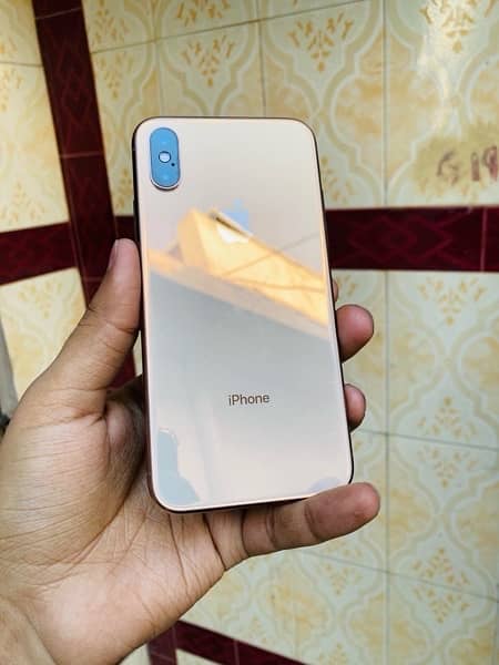 iPhone XS with Box 1