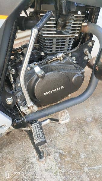 Honda CB 150f Peshawar registered golden number look like zero meter 2