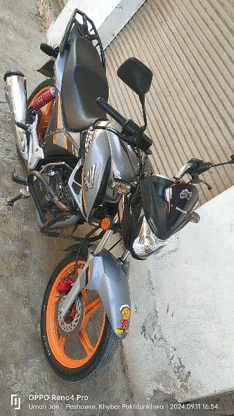 Honda CB 150f Peshawar registered golden number look like zero meter 3