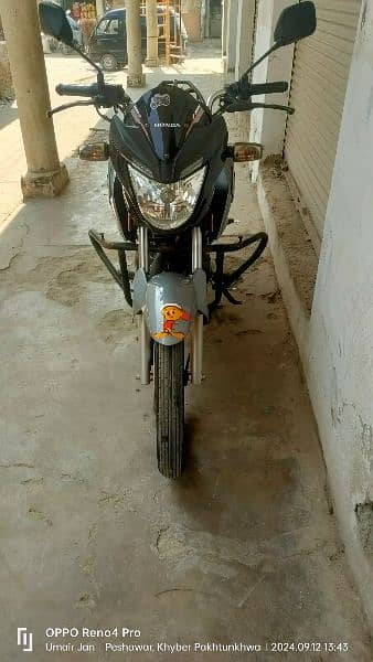 Honda CB 150f Peshawar registered golden number look like zero meter 8