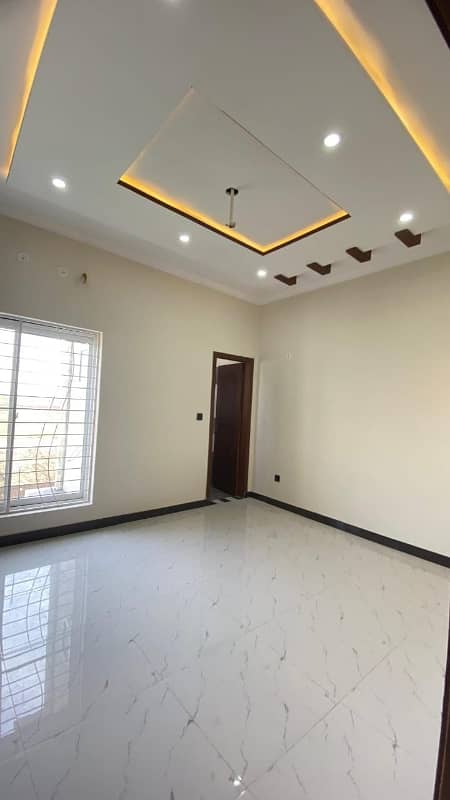 4 marla 2nd floor flat for rent in military account society main college road lhr 2