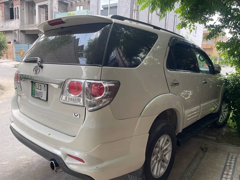 Toyota Fortuner 2013 4