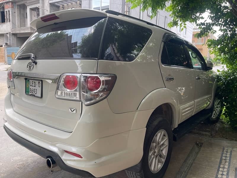 Toyota Fortuner 2013 7