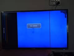 Oktra led tv 40 inch half screen problem