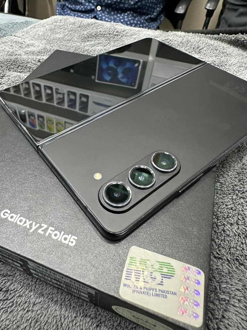 samsung fold 5  12/512 GB official PTA approved 0