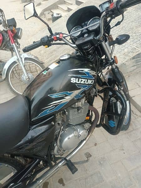 I m sale my Suzuki 150cc enjean seld just like new 2