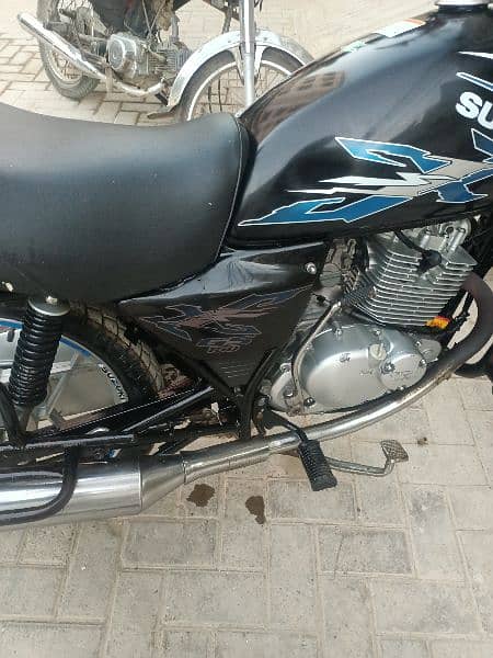 I m sale my Suzuki 150cc enjean seld just like new 3