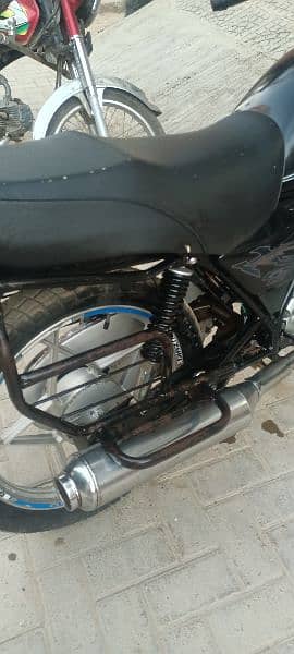 I m sale my Suzuki 150cc enjean seld just like new 7