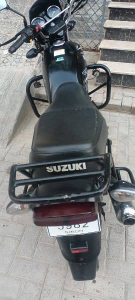 I m sale my Suzuki 150cc enjean seld just like new 9