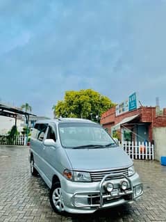 Toyota Hiace (regius) luxury wagon high grade