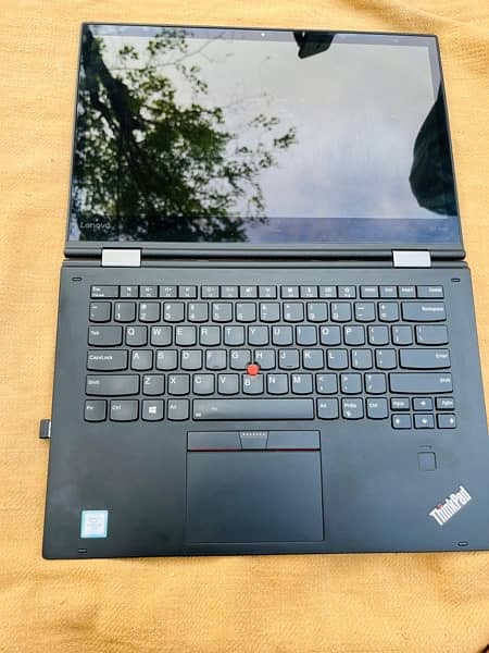 lenovo Yoga  X1 i5/7th Gen  8/256 SSD 4