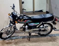 Asslamoalikum  Original  C70 bike black color  Model 2020 0