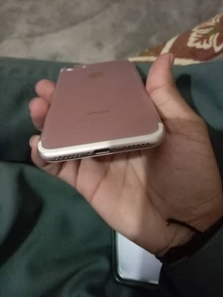 iphone 7  10/10 4