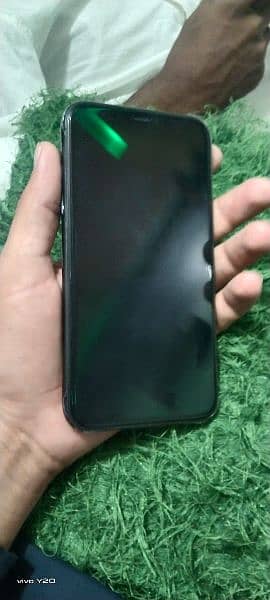 iPhone 11 factory unlocked 6