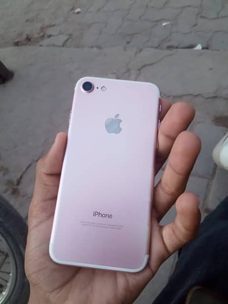 i phone 7 PTA 128GB for Sale 1