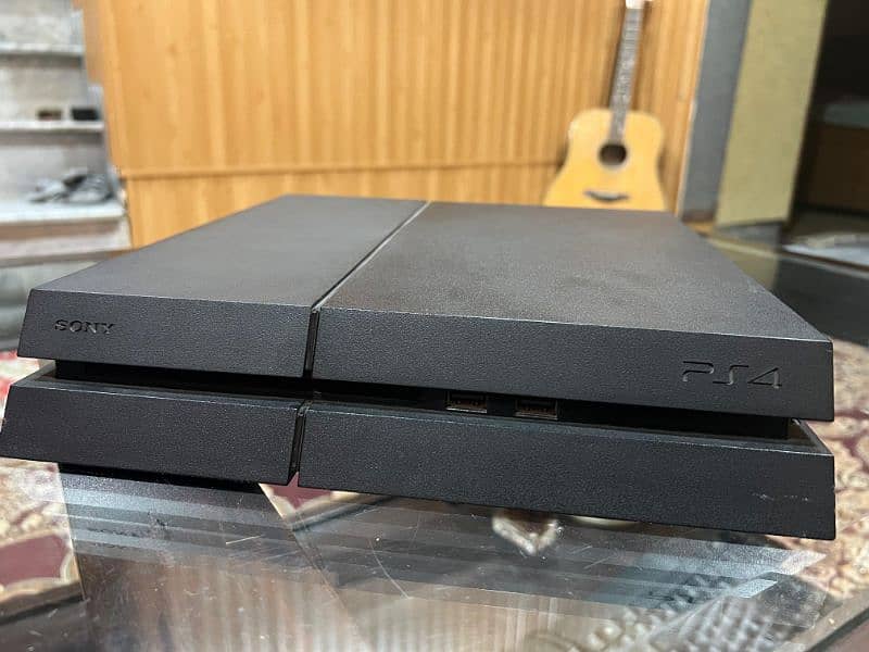 slightly used ps4 1