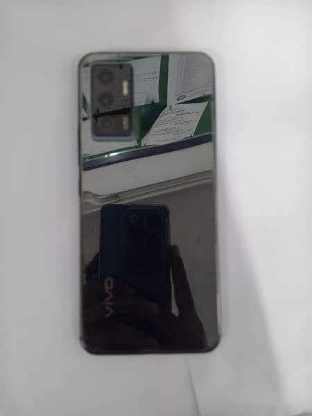 vivo v23e 8/256 black colour with box   10 by 10 condition 0