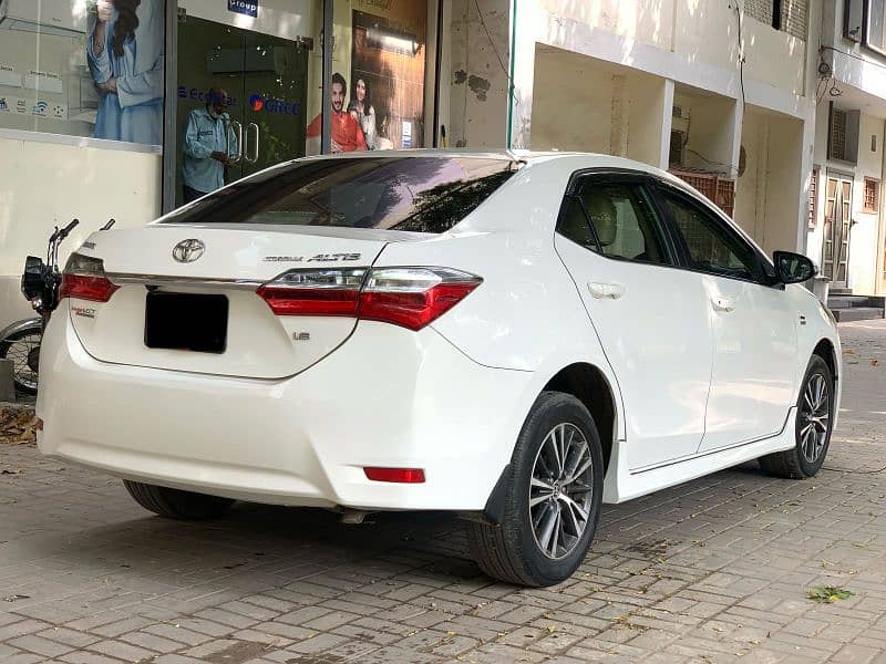 Toyota Corolla Altis 2019 1