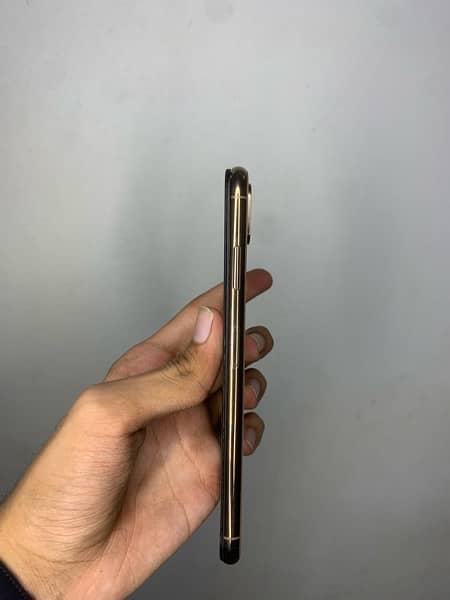 Iphone xsmax Factory unlock 64gb nonpta 2