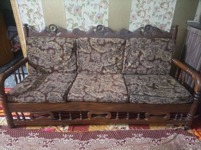 sofaa set bed tabel or black sofaa Fore sale 2