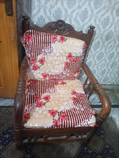 sofaa set bed tabel or black sofaa Fore sale 3