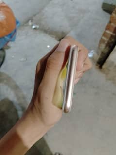 Iphone 8 64gb back crack ha