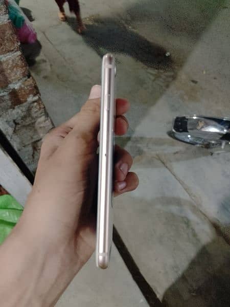 Iphone 8 64gb back crack ha 1